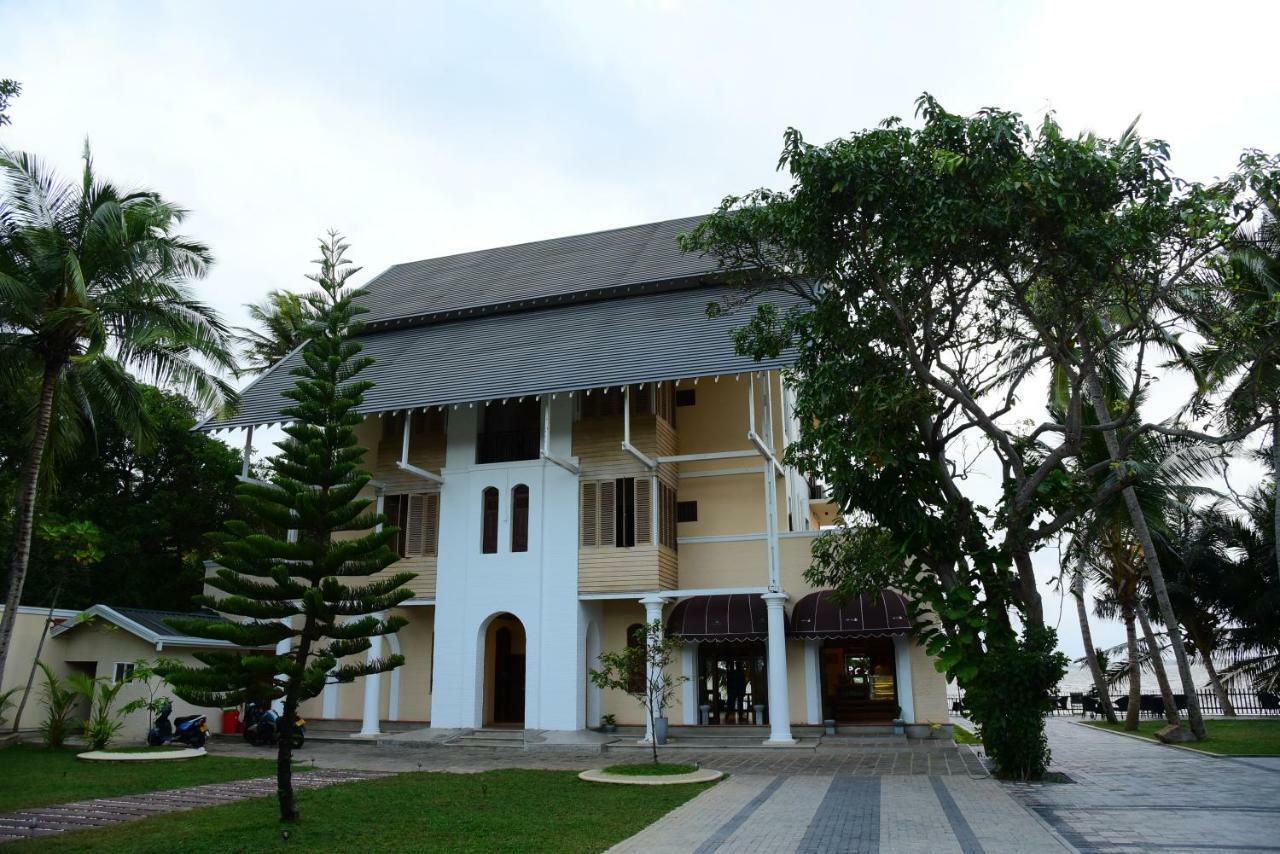 Hotel Leaf On Lagoon Katunayaka Exterior foto